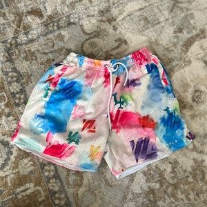 young la men’s shorts size small